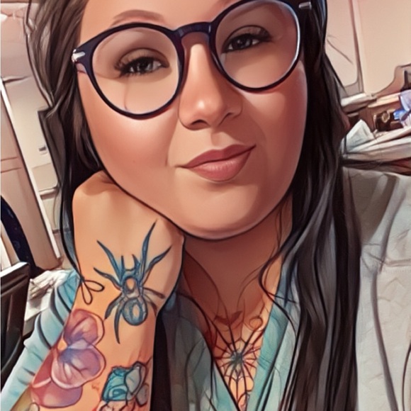 Meet your Posher, Tori - Picture 1 of 1